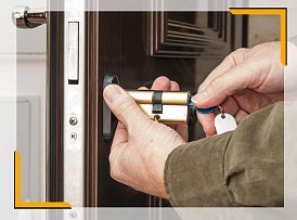 Як самостійно замінити серцевину на дверях?